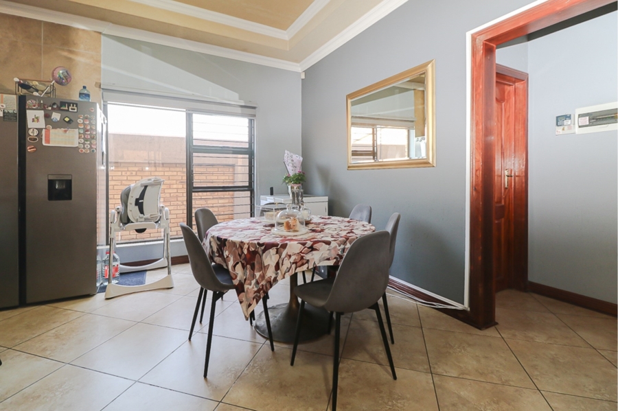 2 Bedroom Property for Sale in Ravenswood Gauteng
