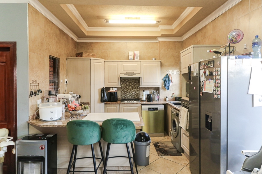 2 Bedroom Property for Sale in Ravenswood Gauteng