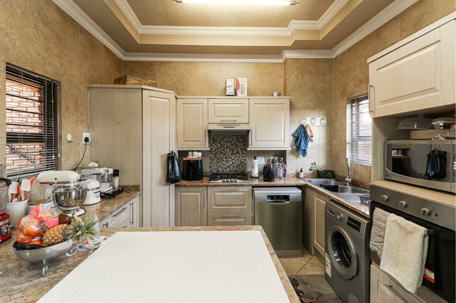 2 Bedroom Property for Sale in Ravenswood Gauteng