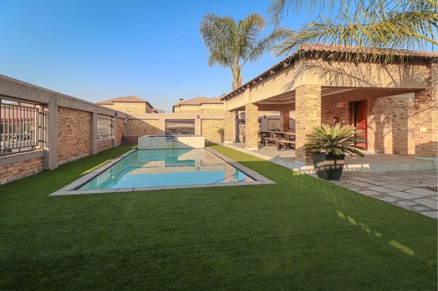 2 Bedroom Property for Sale in Ravenswood Gauteng