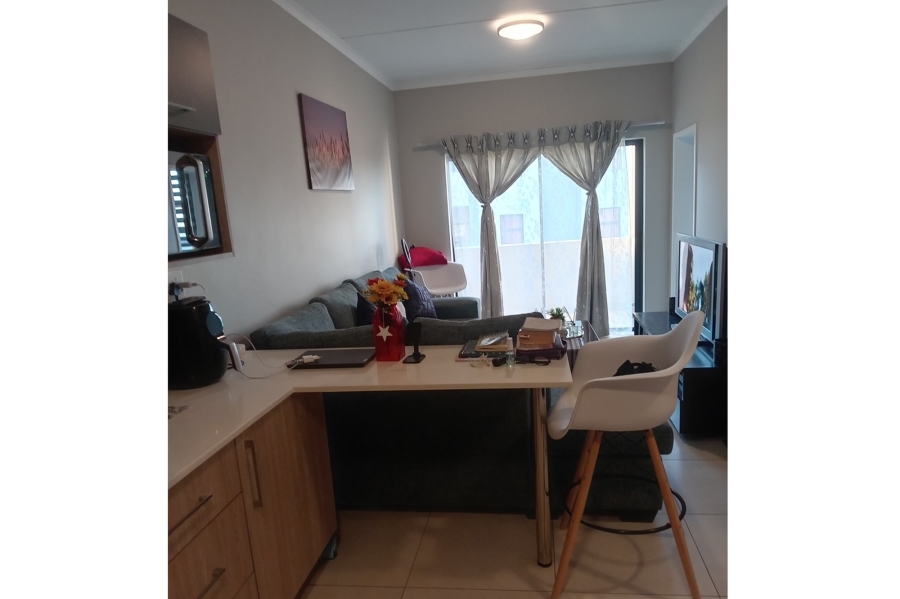 To Let 2 Bedroom Property for Rent in Midridge Park Gauteng