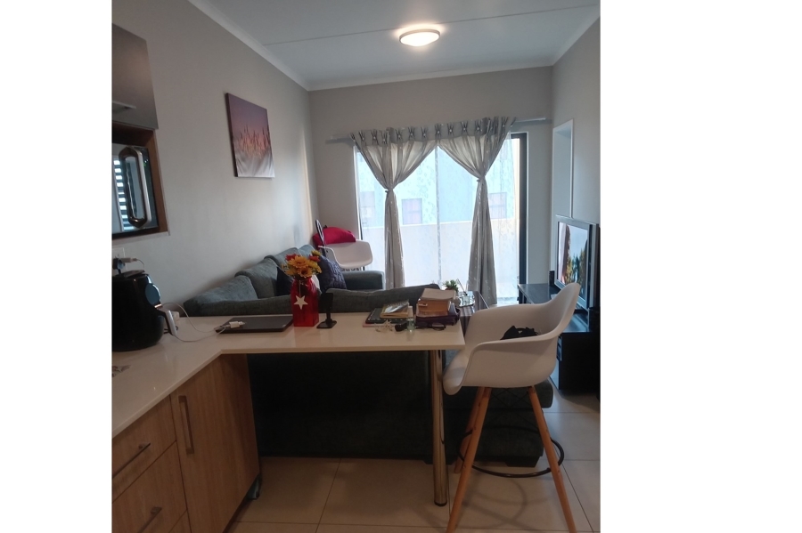 To Let 2 Bedroom Property for Rent in Midridge Park Gauteng