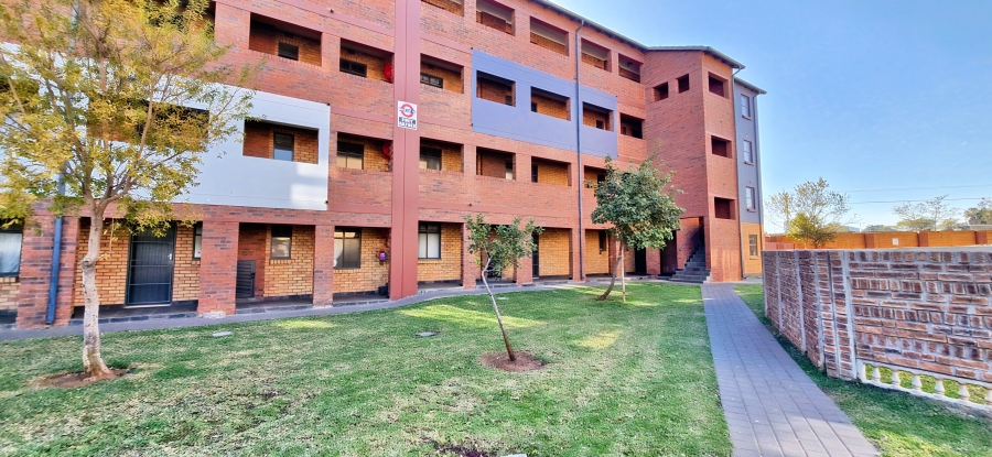 2 Bedroom Property for Sale in Montana Tuine Gauteng
