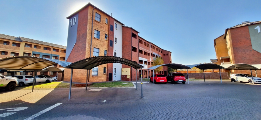 2 Bedroom Property for Sale in Montana Tuine Gauteng