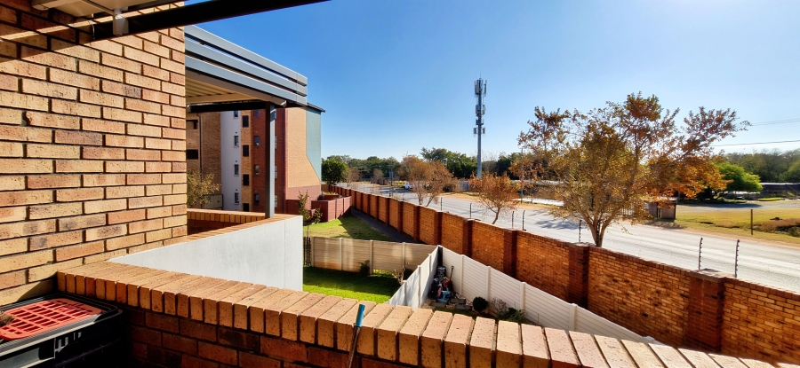 2 Bedroom Property for Sale in Montana Tuine Gauteng
