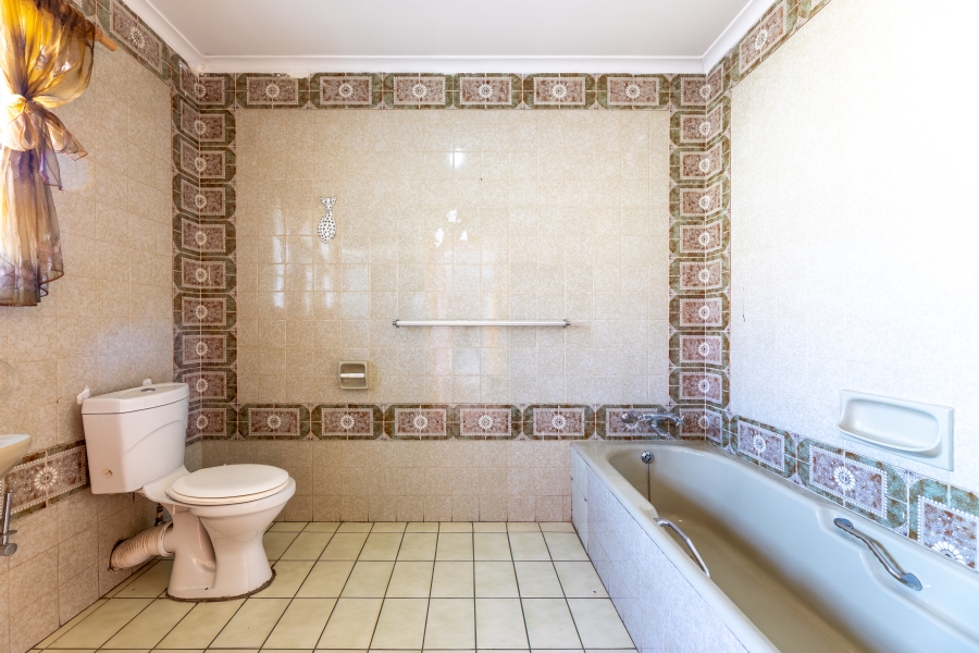 7 Bedroom Property for Sale in Bryanston Gauteng