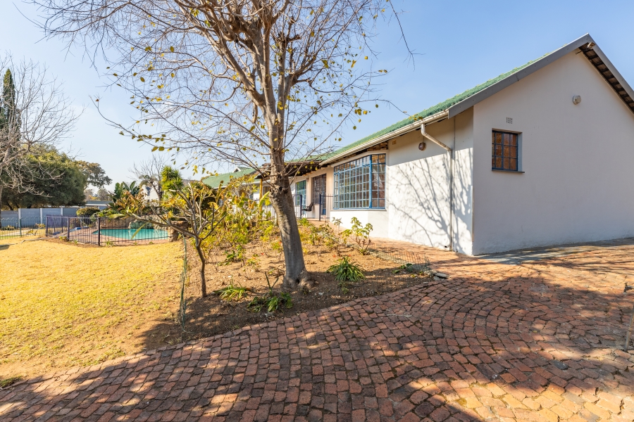 7 Bedroom Property for Sale in Bryanston Gauteng