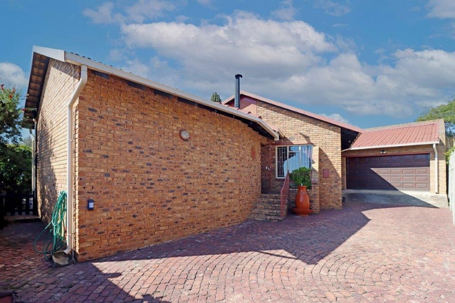 3 Bedroom Property for Sale in Marais Steyn Park Gauteng