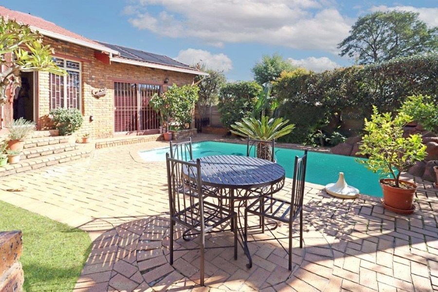 3 Bedroom Property for Sale in Marais Steyn Park Gauteng