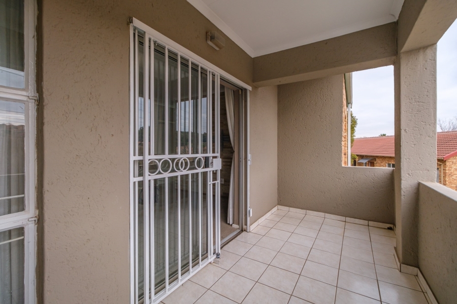 2 Bedroom Property for Sale in Wilgeheuwel Gauteng
