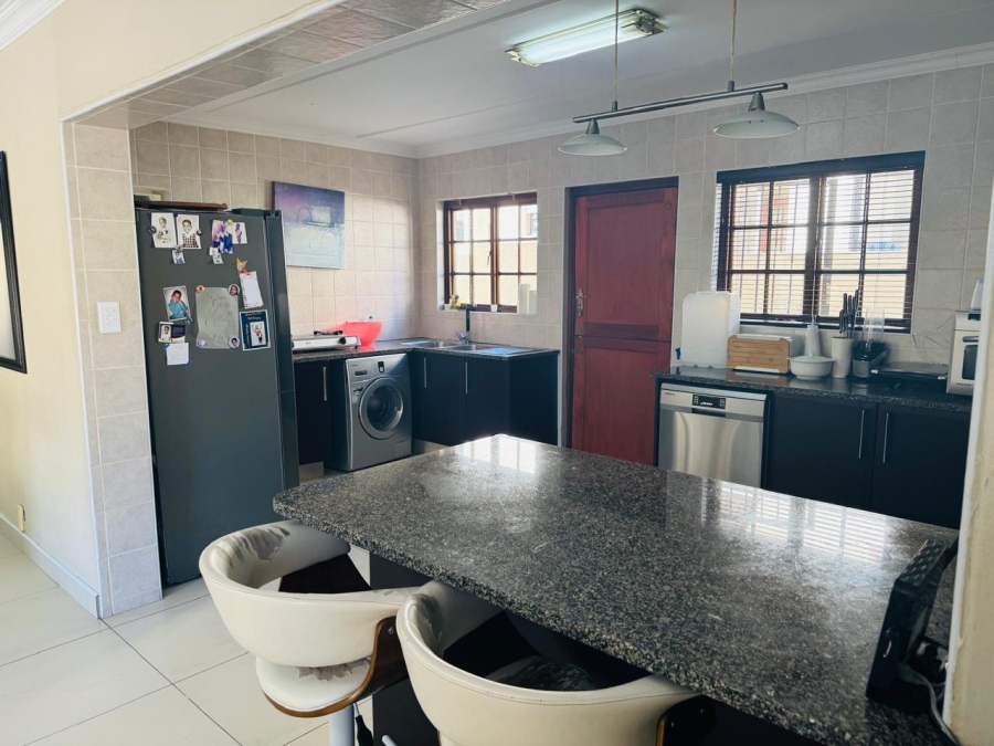 To Let 3 Bedroom Property for Rent in Noordwyk Gauteng