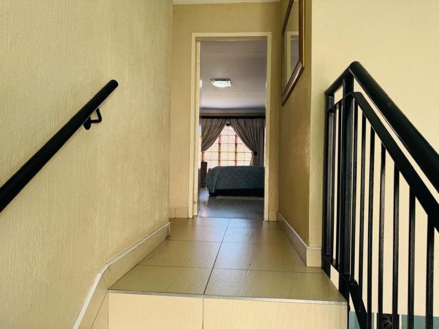 To Let 3 Bedroom Property for Rent in Noordwyk Gauteng