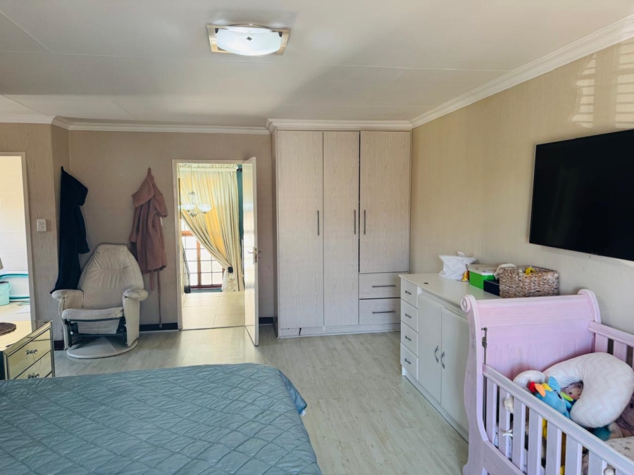 To Let 3 Bedroom Property for Rent in Noordwyk Gauteng