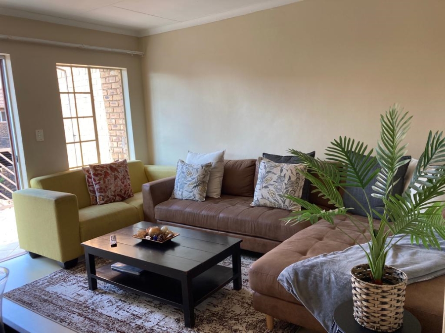 To Let 2 Bedroom Property for Rent in Garsfontein Gauteng