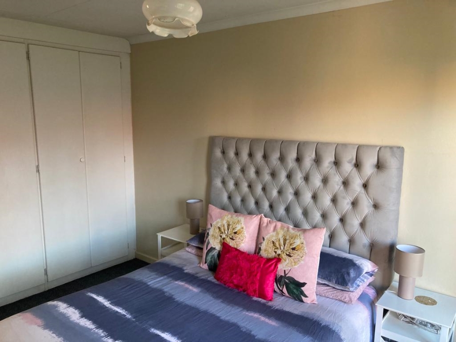 To Let 2 Bedroom Property for Rent in Garsfontein Gauteng