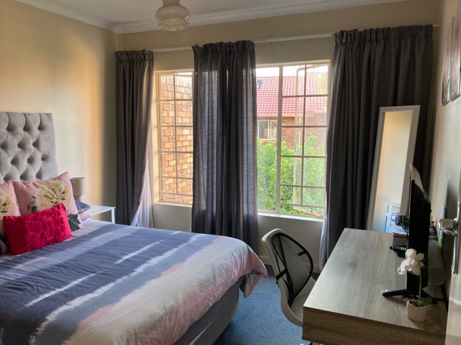 To Let 2 Bedroom Property for Rent in Garsfontein Gauteng