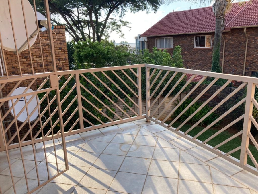 To Let 2 Bedroom Property for Rent in Garsfontein Gauteng
