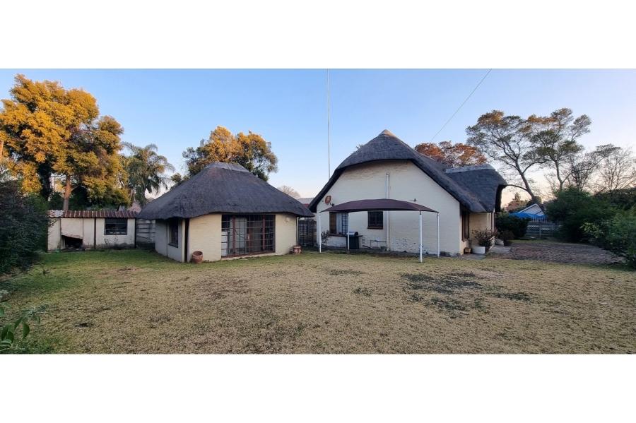 3 Bedroom Property for Sale in Brackendowns Gauteng