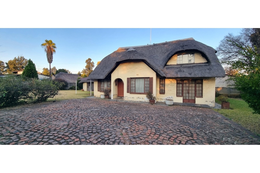 3 Bedroom Property for Sale in Brackendowns Gauteng