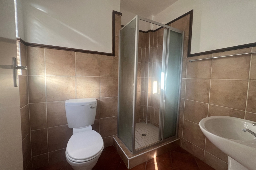 To Let 2 Bedroom Property for Rent in Die Hoewes Gauteng