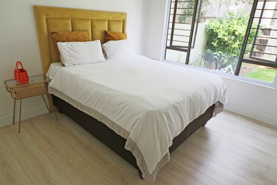 To Let 2 Bedroom Property for Rent in Bryanston Gauteng