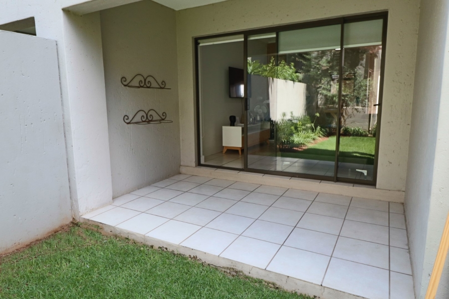 To Let 2 Bedroom Property for Rent in Bryanston Gauteng