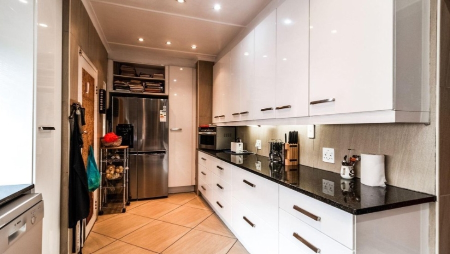 3 Bedroom Property for Sale in Buurendal Gauteng