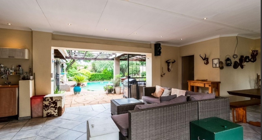 3 Bedroom Property for Sale in Buurendal Gauteng