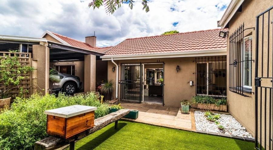 3 Bedroom Property for Sale in Buurendal Gauteng
