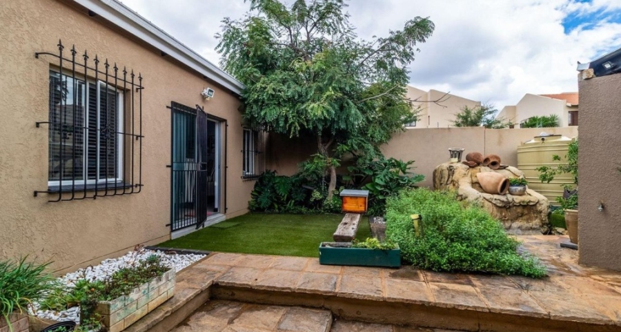 3 Bedroom Property for Sale in Buurendal Gauteng