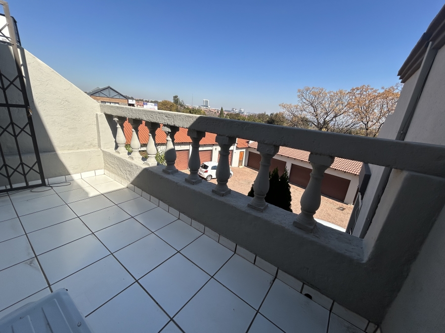 2 Bedroom Property for Sale in Halfway Gardens Gauteng
