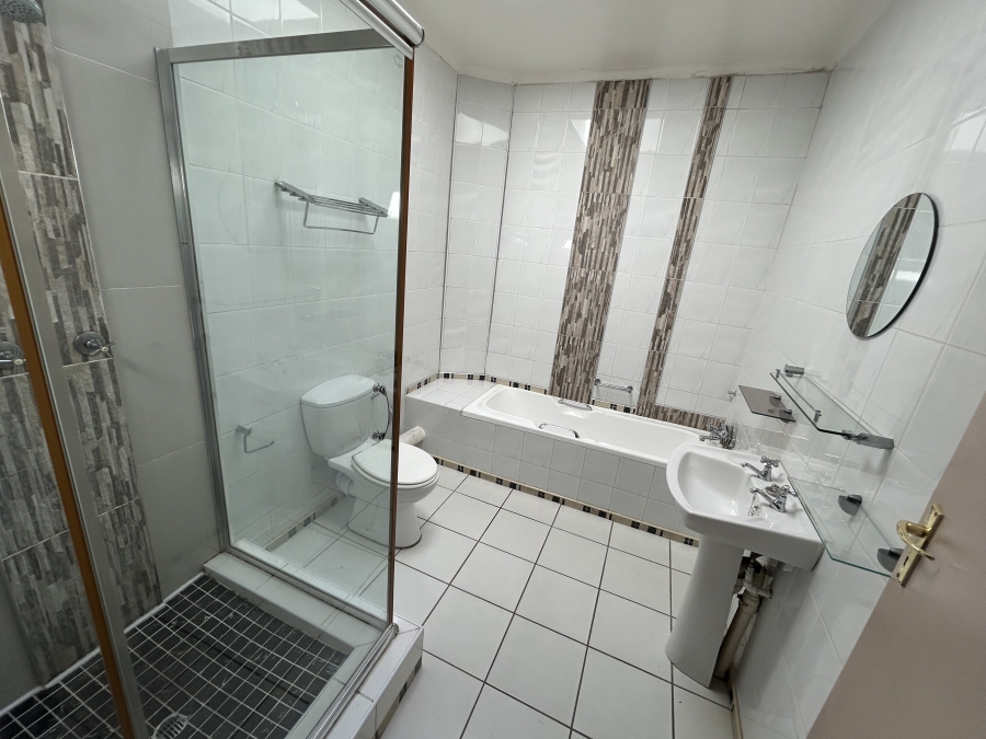 2 Bedroom Property for Sale in Halfway Gardens Gauteng