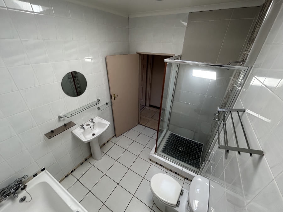 2 Bedroom Property for Sale in Halfway Gardens Gauteng