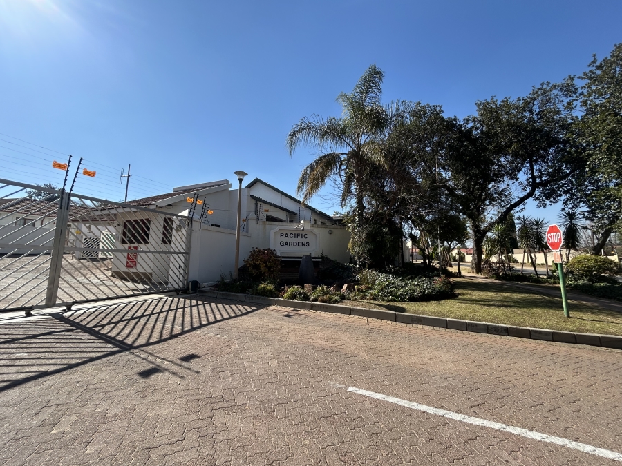 2 Bedroom Property for Sale in Halfway Gardens Gauteng