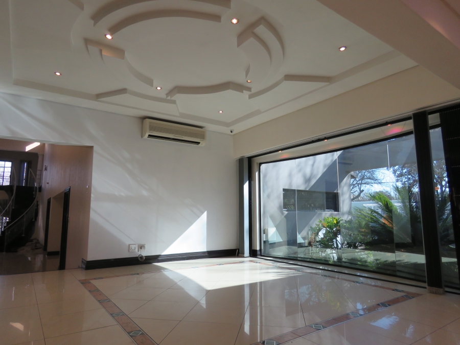 6 Bedroom Property for Sale in Westdene Gauteng