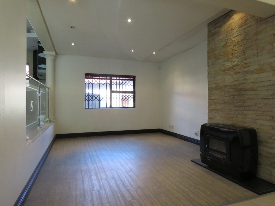 6 Bedroom Property for Sale in Westdene Gauteng
