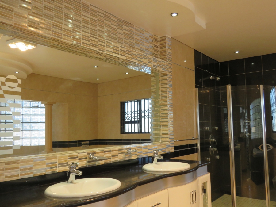 6 Bedroom Property for Sale in Westdene Gauteng