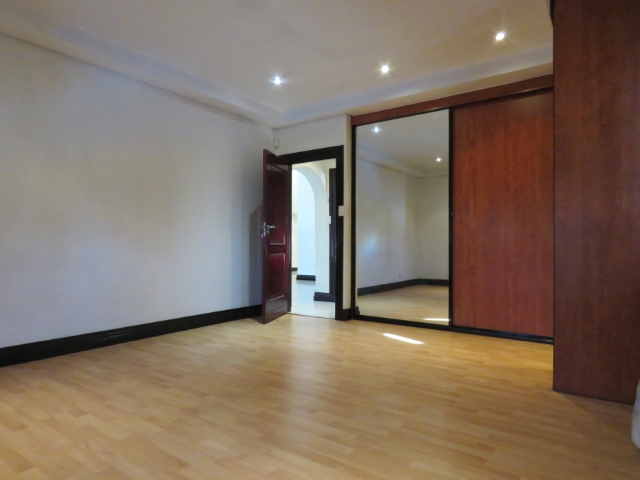 6 Bedroom Property for Sale in Westdene Gauteng