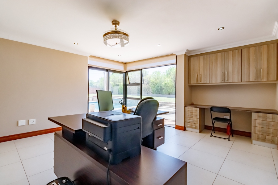 5 Bedroom Property for Sale in Midstream Hill Gauteng