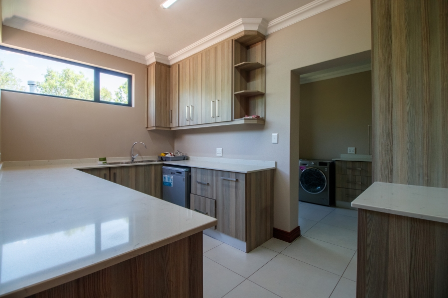 5 Bedroom Property for Sale in Midstream Hill Gauteng