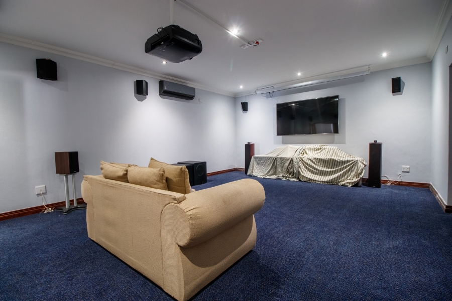 5 Bedroom Property for Sale in Midstream Hill Gauteng