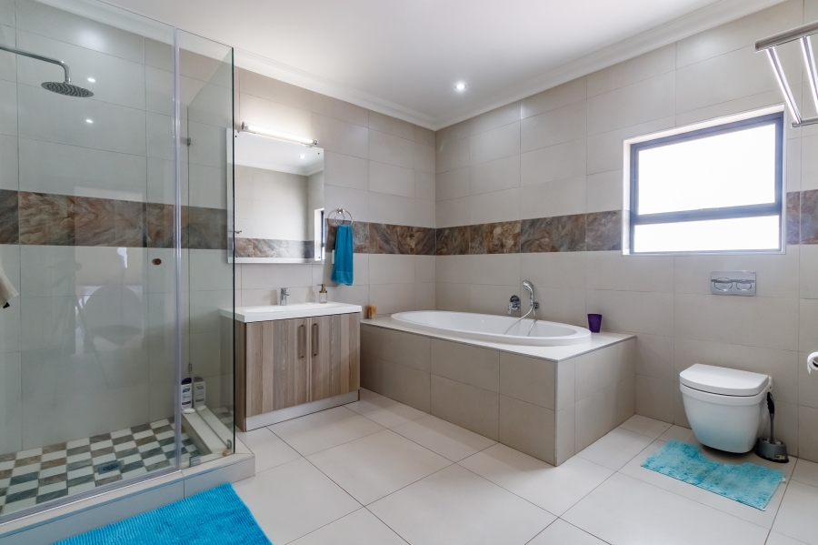5 Bedroom Property for Sale in Midstream Hill Gauteng