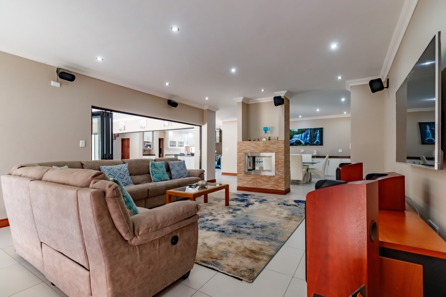 5 Bedroom Property for Sale in Midstream Hill Gauteng