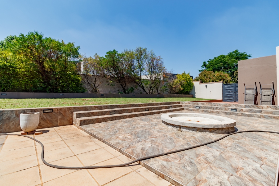 5 Bedroom Property for Sale in Midstream Hill Gauteng