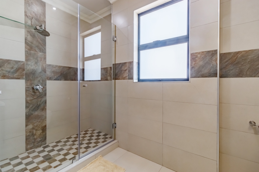 5 Bedroom Property for Sale in Midstream Hill Gauteng