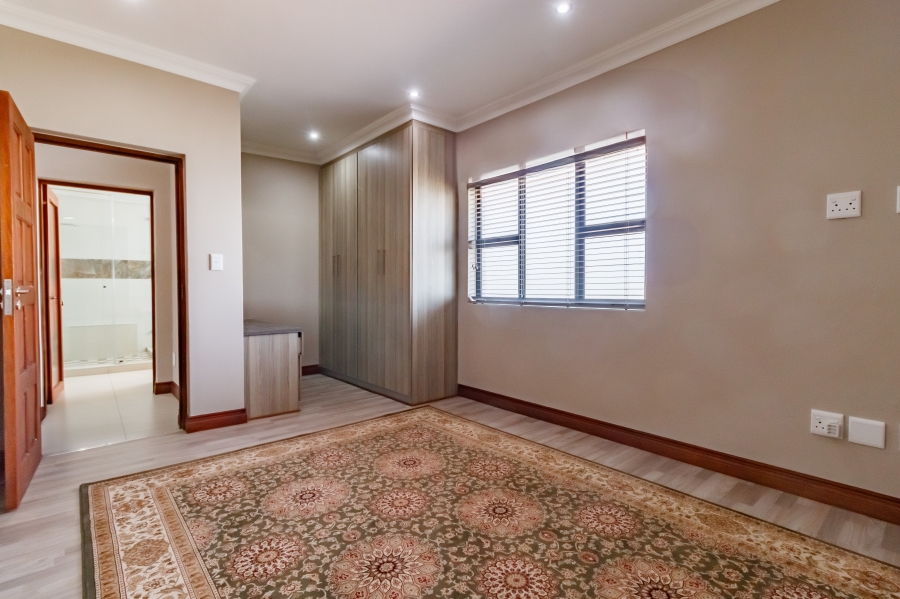 5 Bedroom Property for Sale in Midstream Hill Gauteng