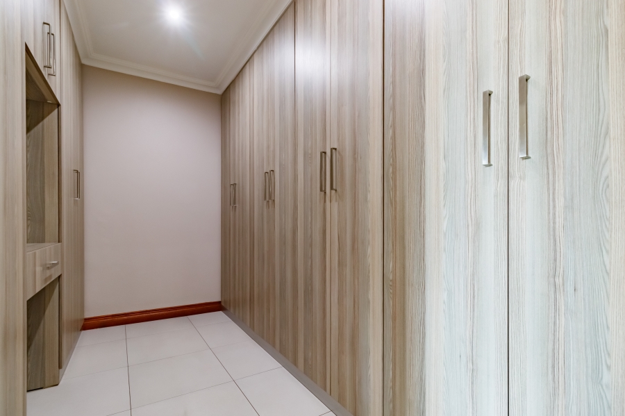 5 Bedroom Property for Sale in Midstream Hill Gauteng