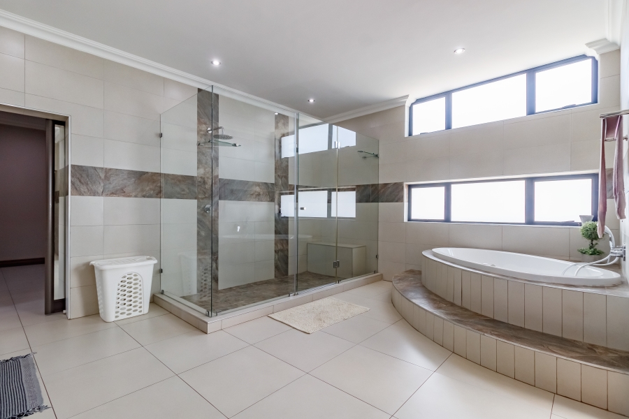 5 Bedroom Property for Sale in Midstream Hill Gauteng