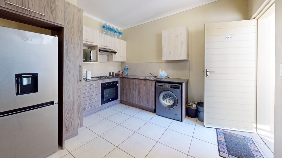 2 Bedroom Property for Sale in Norton Park Gauteng