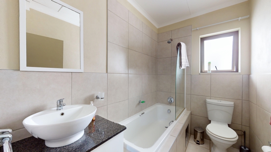 2 Bedroom Property for Sale in Norton Park Gauteng